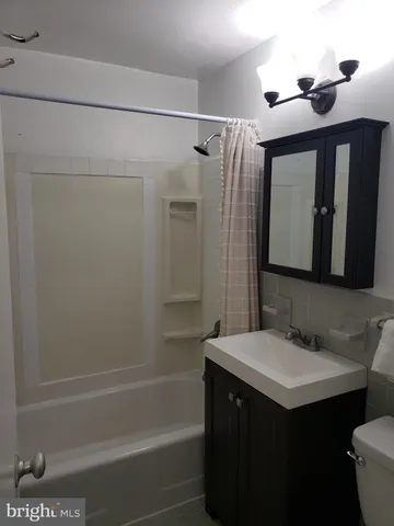 $1,800 | 1121 Arlington Boulevard, Unit 624, Arlington, VA 22209