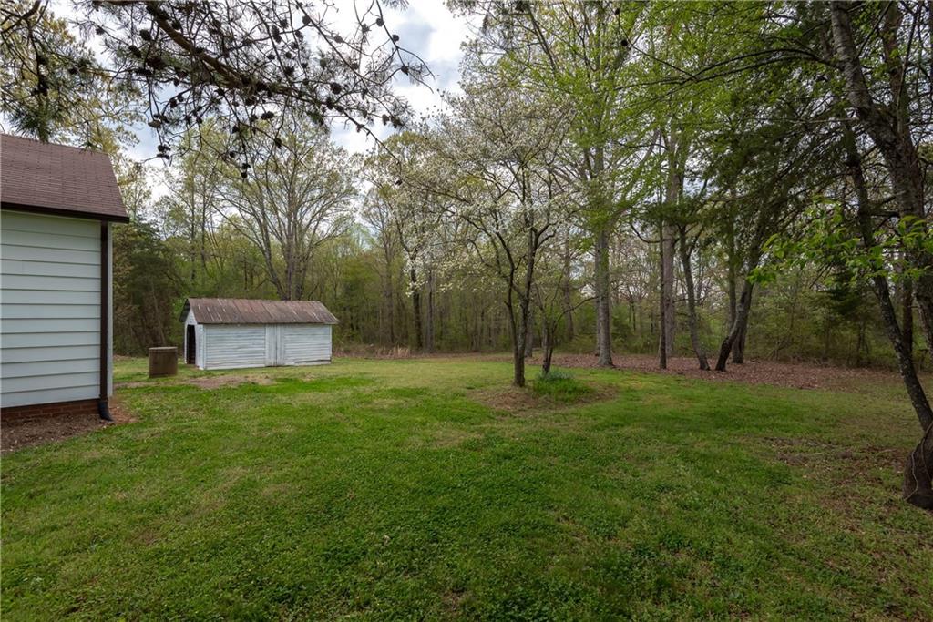 6113 St Peters Church Road Conover, NC 28613 - Photo 5 of 25 Gallery Image 5