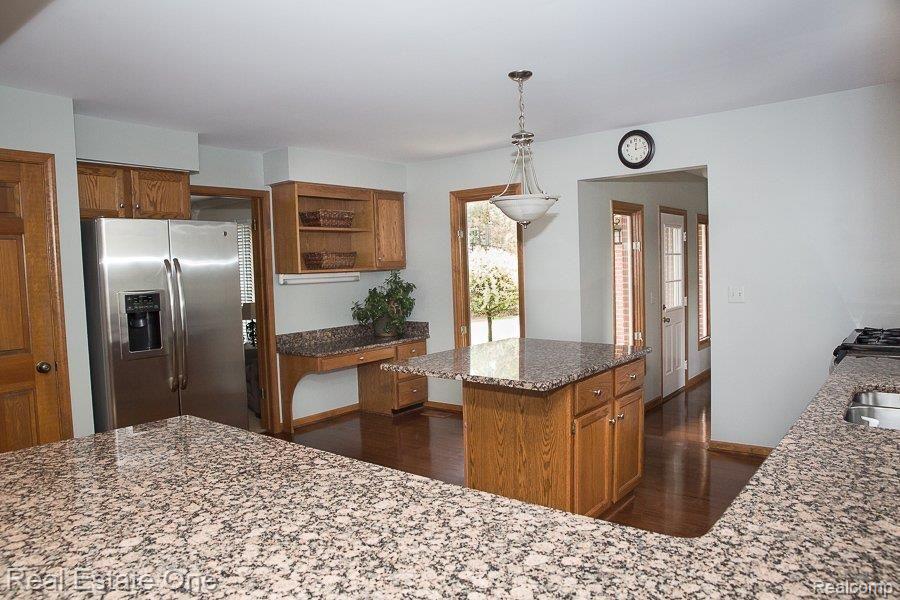 3311 Landview Drive Rochester, MI 48306 - Photo 6 of 23 landview_kitchen2.jpg