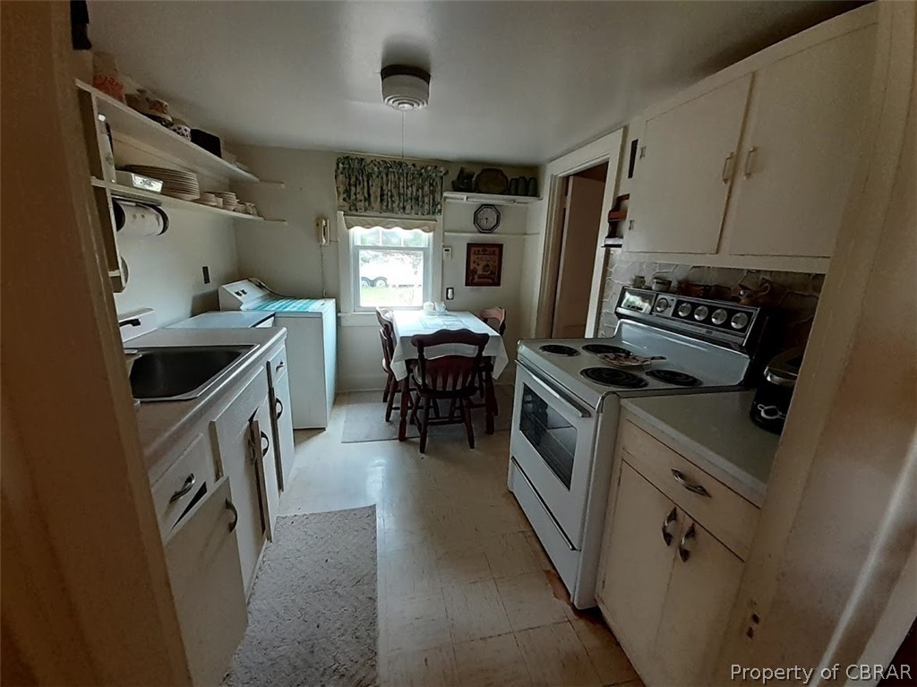 124 Dutchman's Road Port Haywood, VA 23138 - Photo 5 of 8 HAYWOOD KITCHN W/ WASHER..NO DRYER