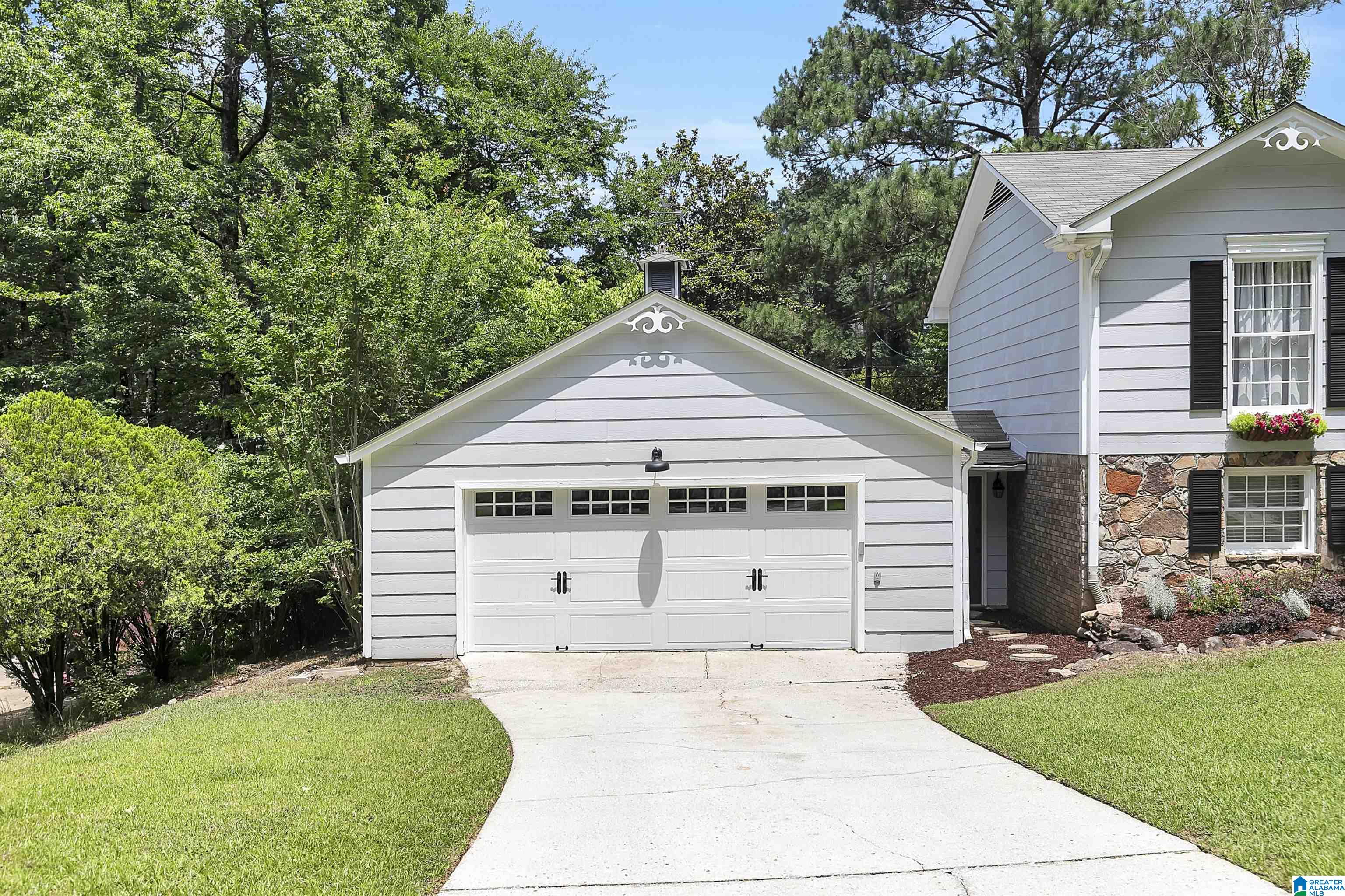 4718 Chablis Way Birmingham, AL 35244 - Photo 2 of 32