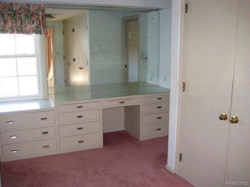 284 Moross Road Grosse Pointe, MI 48236 - Photo 17 of 18 284 Moross 033-1.jpg