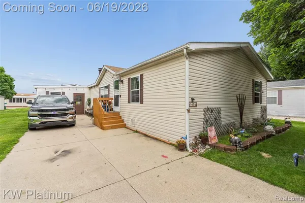 $74,900 | 23207 Fountain Drive, Clinton Township, MI 48036