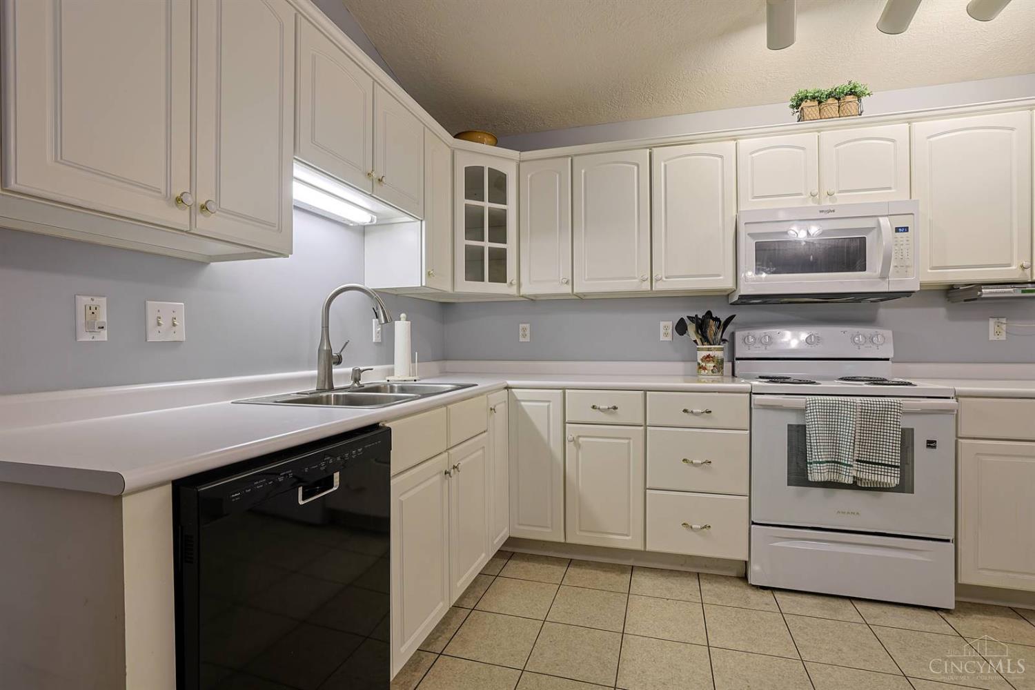 3679 West Galbraith Road, Unit 24 Cincinnati, OH 45247 - Photo 14 of 32 Gallery Image 14