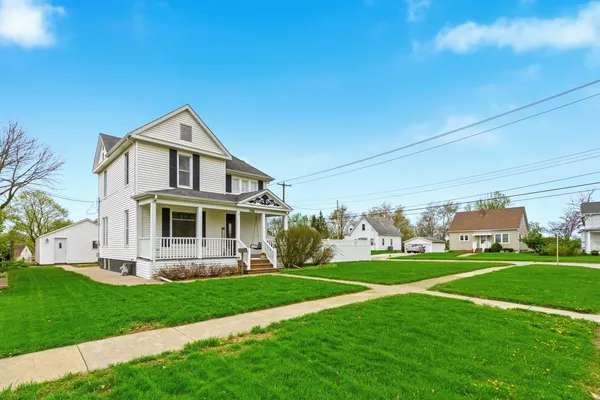$234,900 | 536 West Palace Row, Geneseo, IL 61254