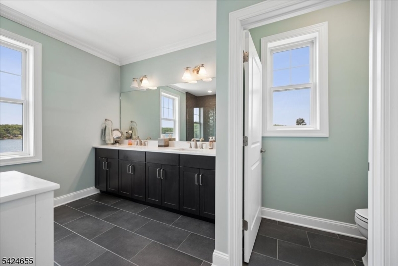 401 Mariners Pointe Hopatcong, NJ 07843 - Photo 30 of 42