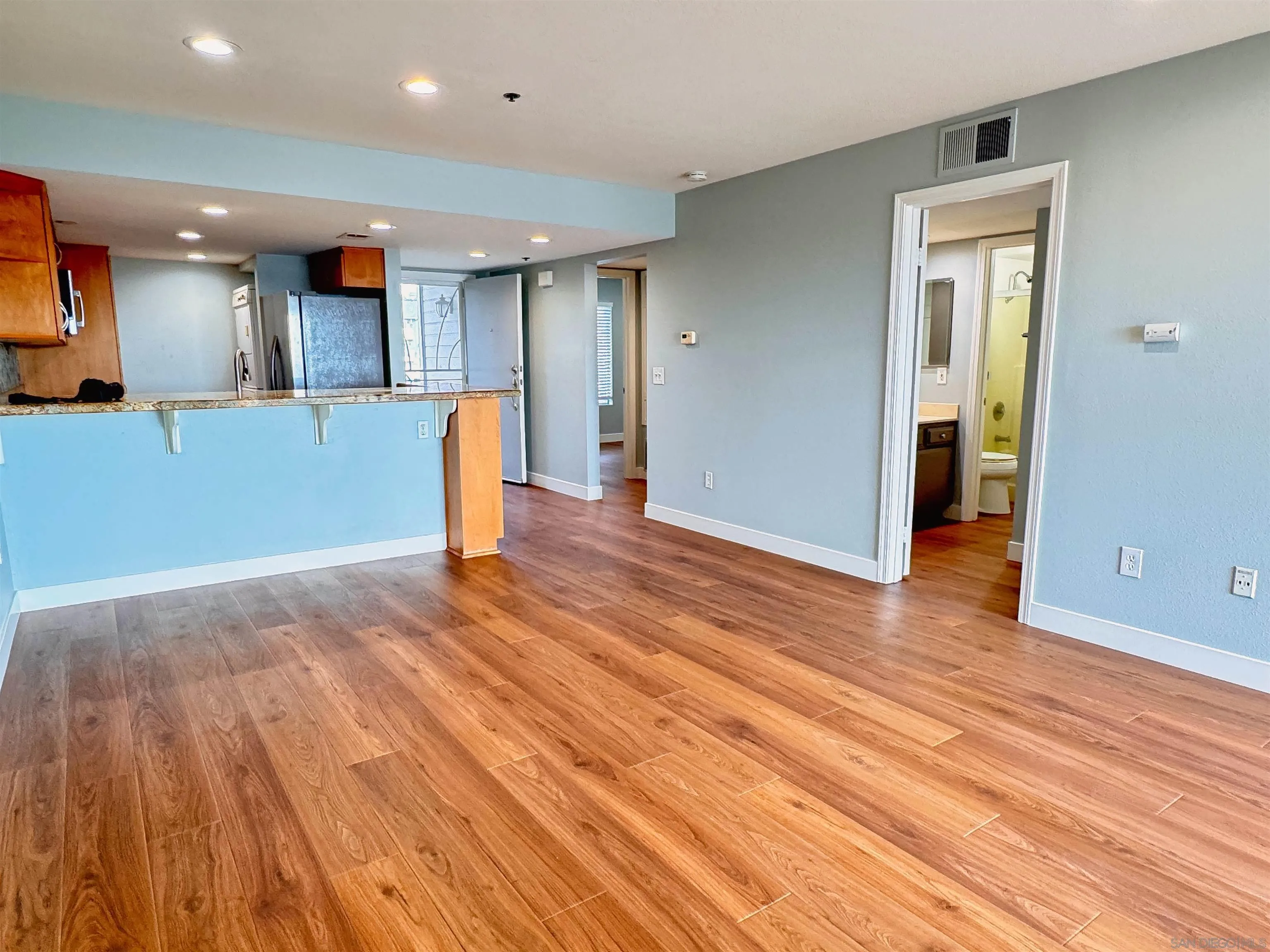 155 Mangano Circle Encinitas, CA 92024 - Photo 7 of 29 Gallery Image 7