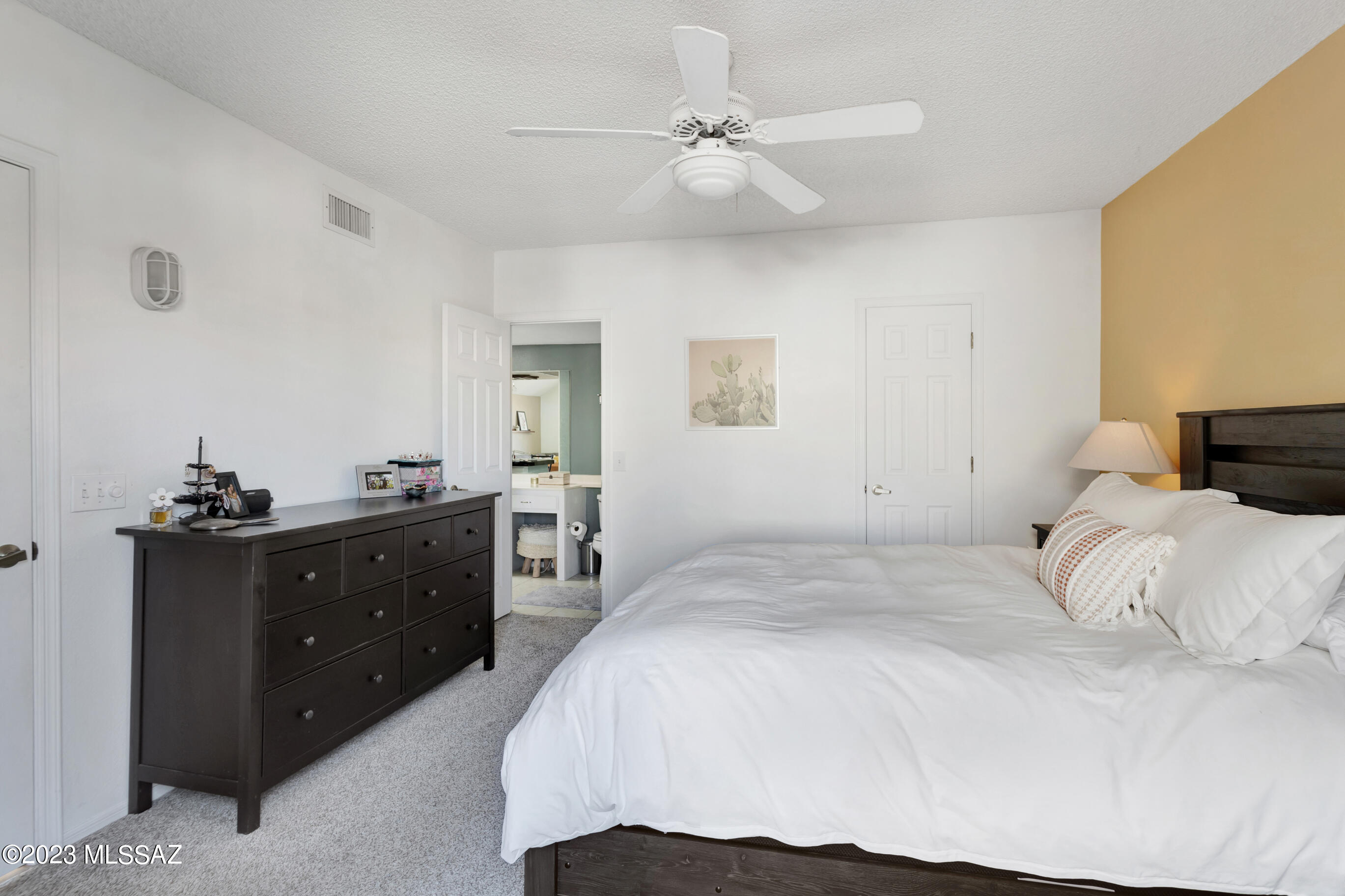 1200 East River Road, Unit J130 Tucson, AZ 85718 - Photo 9 of 21