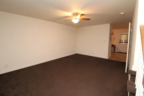 $925 | 512 Peachers Ridge Road, Unit 2B, Clarksville, TN 37042