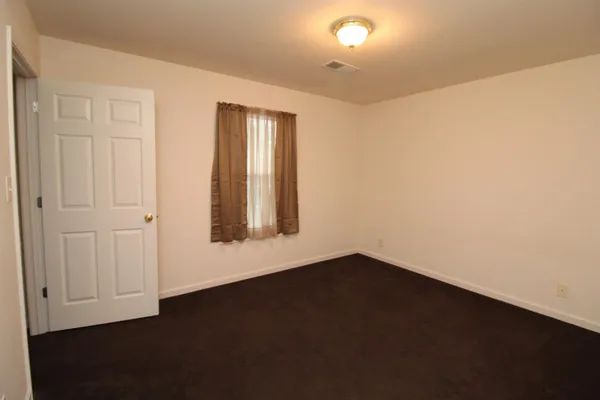 $925 | 512 Peachers Ridge Road, Unit 2B, Clarksville, TN 37042