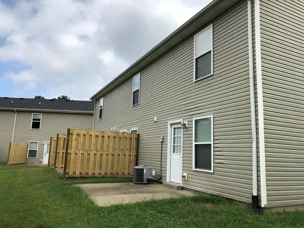 $925 | 512 Peachers Ridge Road, Unit 2B, Clarksville, TN 37042