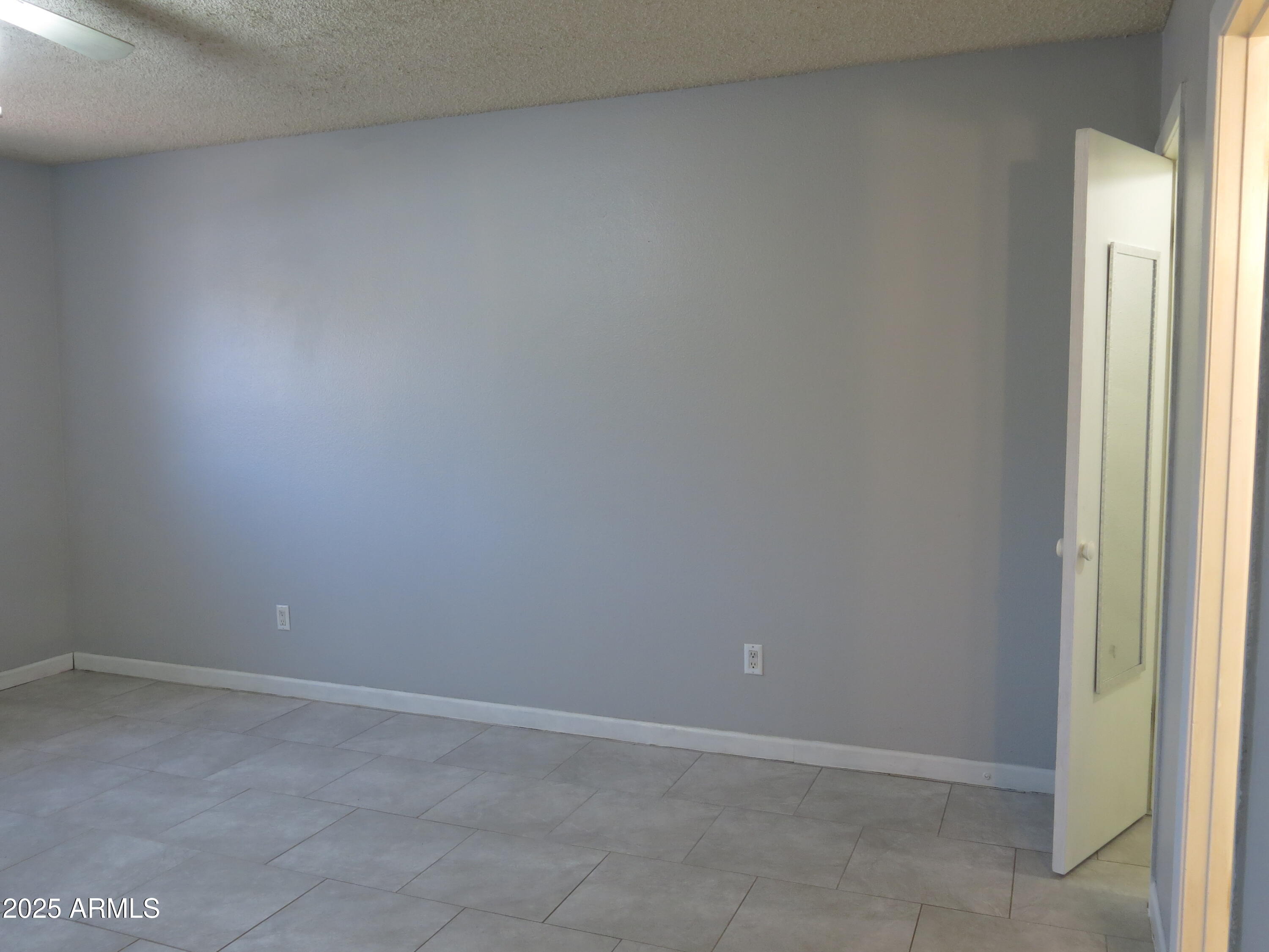 1130 East Butler Drive, Unit B4 Phoenix, AZ 85020 - Photo 17 of 33 Primary Bedroom