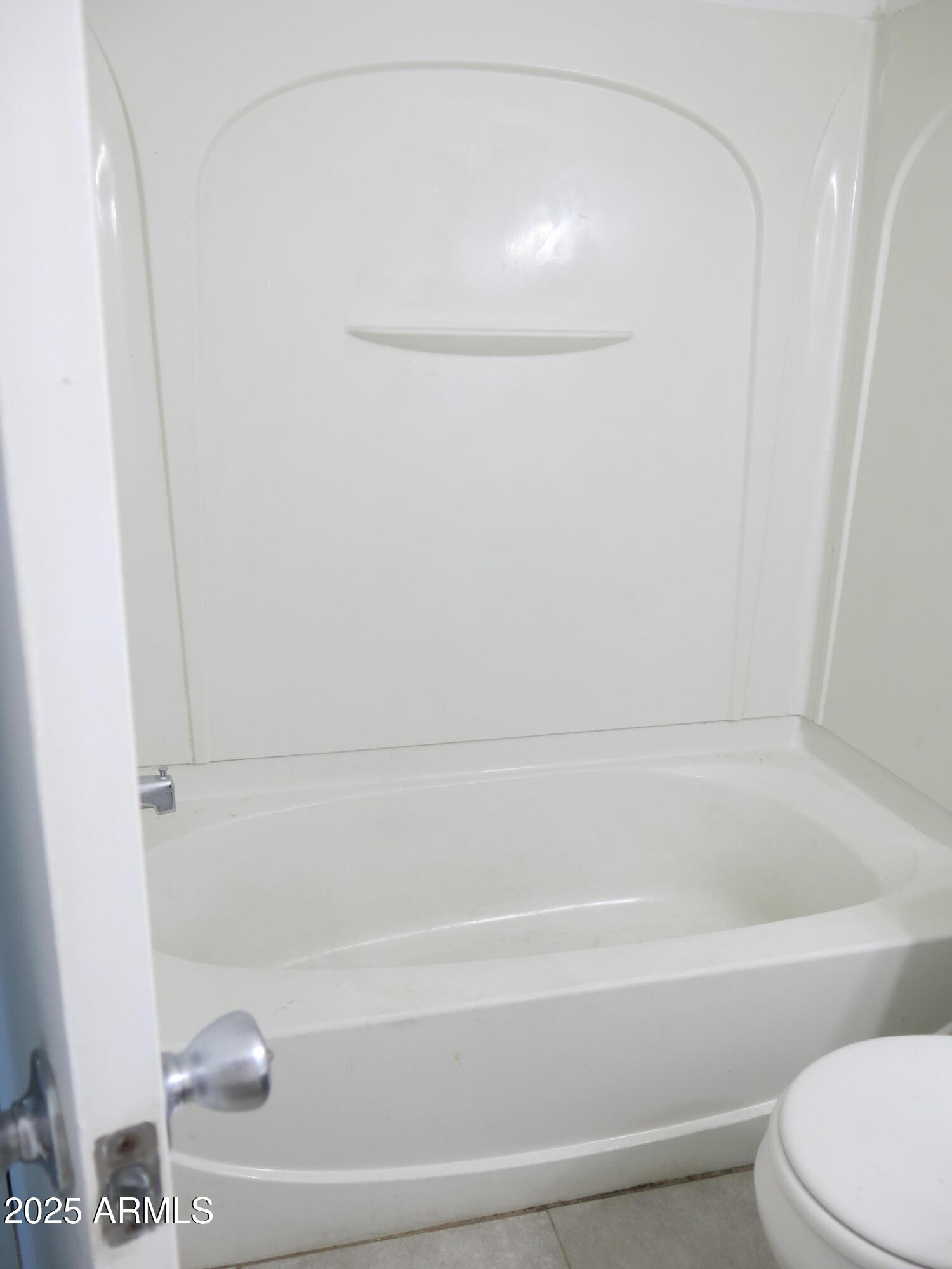 1130 East Butler Drive, Unit B4 Phoenix, AZ 85020 - Photo 28 of 33 Guest Bath