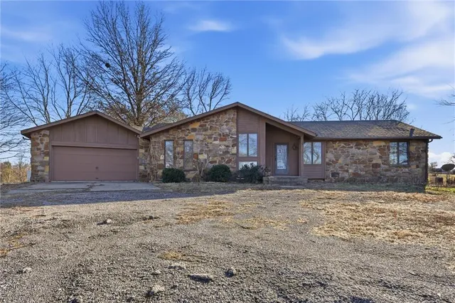 $395,000 | 5725 Malcolm Lake Road, Edgerton, MO 64444