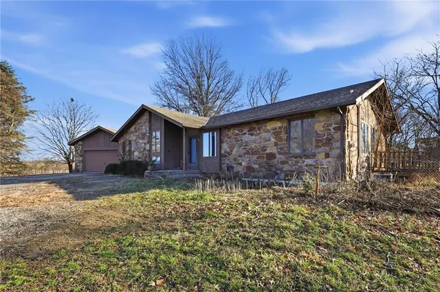 $395,000 | 5725 Malcolm Lake Road, Edgerton, MO 64444