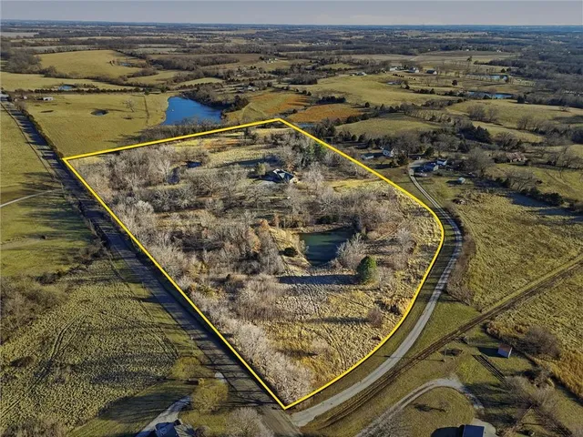 $395,000 | 5725 Malcolm Lake Road, Edgerton, MO 64444