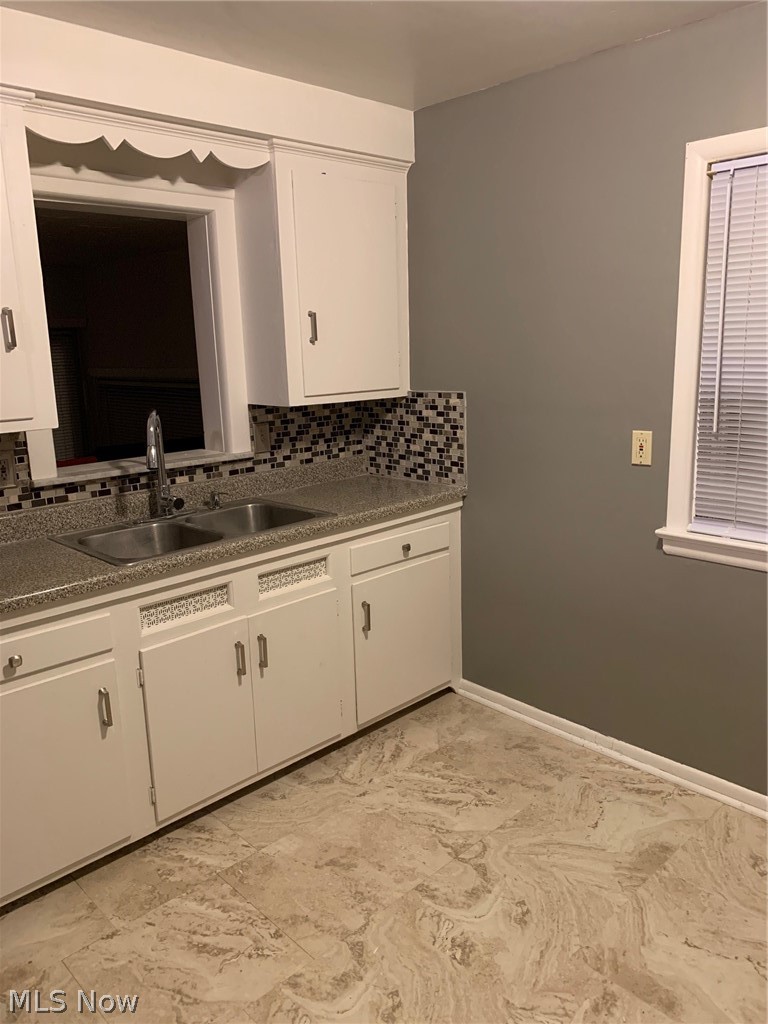 4122 Stonehaven Road Cleveland, OH 44121 - Photo 4 of 12