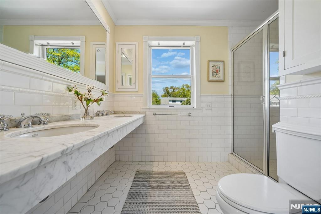 215 Inwood Avenue Montclair, NJ 07043 - Photo 33 of 50