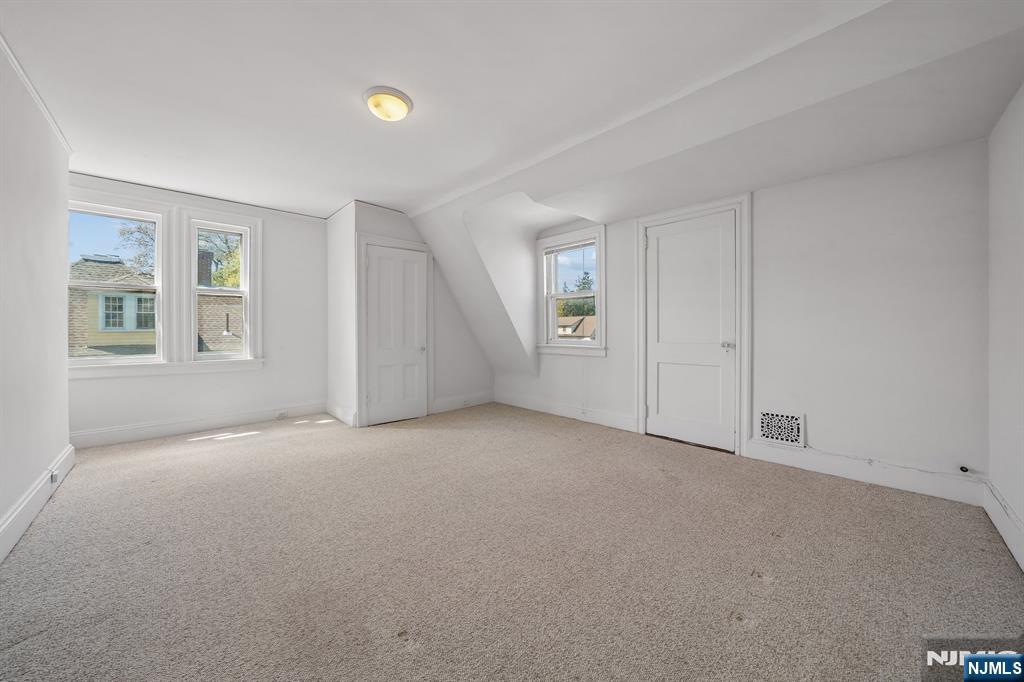 215 Inwood Avenue Montclair, NJ 07043 - Photo 40 of 50