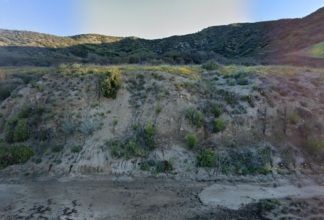 Elizabeth Lake Road Lake Hughes, CA 93532 - Photo 1 of 14 Road Side