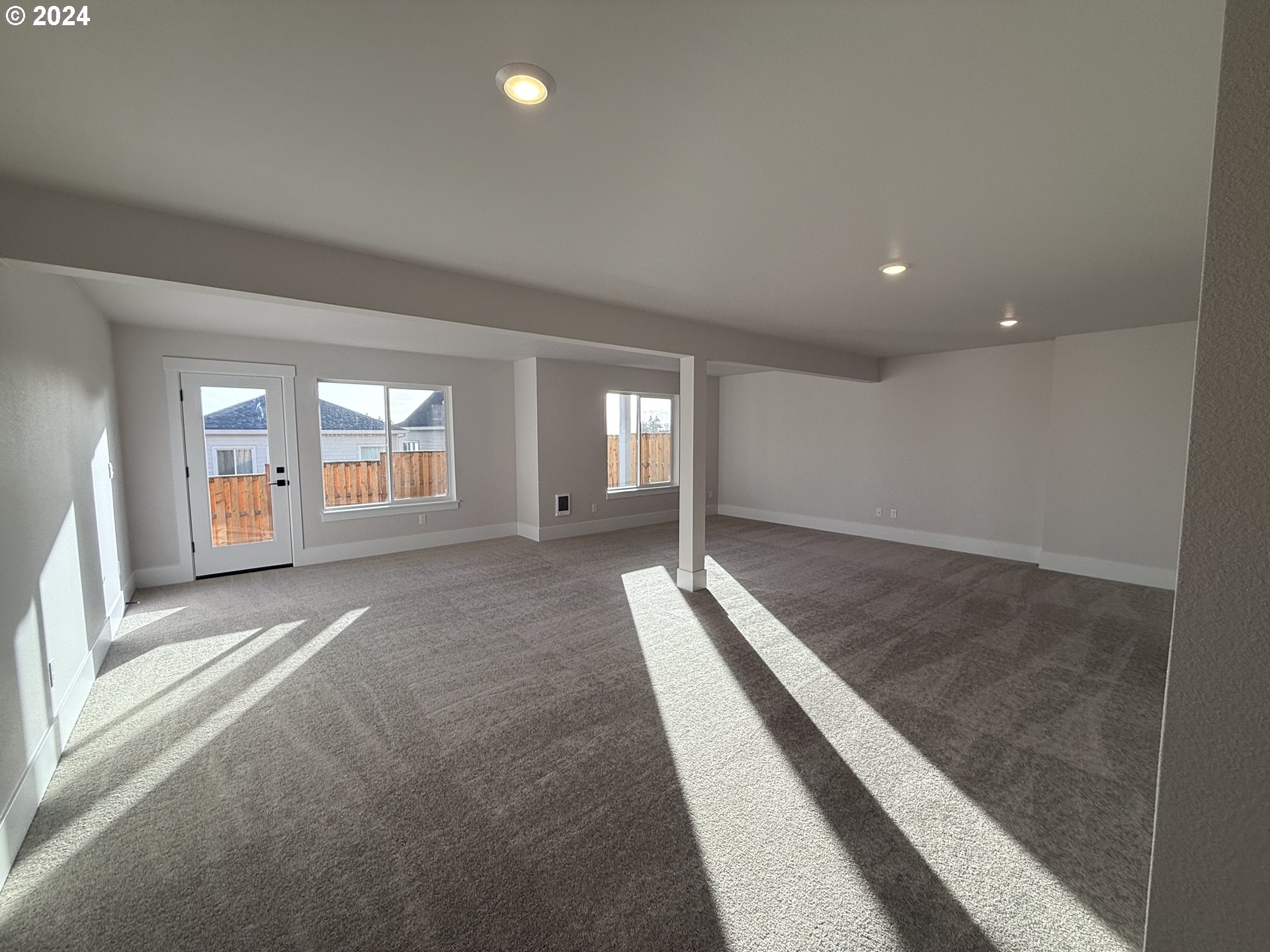 17870 Southwest Howlock Lane Beaverton, OR 97007 - Photo 5 of 24 Gallery Image 5