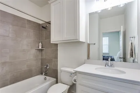 $389,000 | 2812 Addison Park Lane, Fort Worth, TX 76110