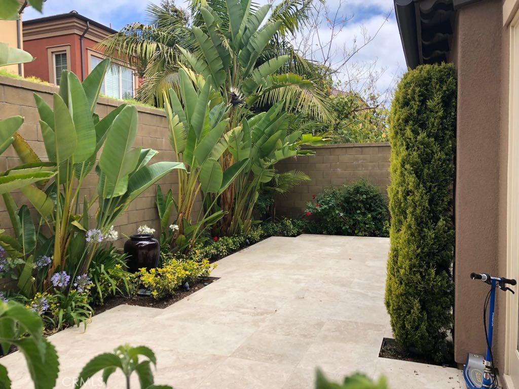 88 Lupari Irvine, CA 92618 - Photo 19 of 33