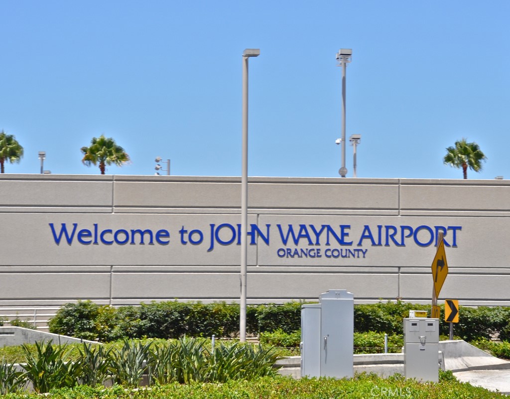 88 Lupari Irvine, CA 92618 - Photo 31 of 33 a street sign that is on a pole