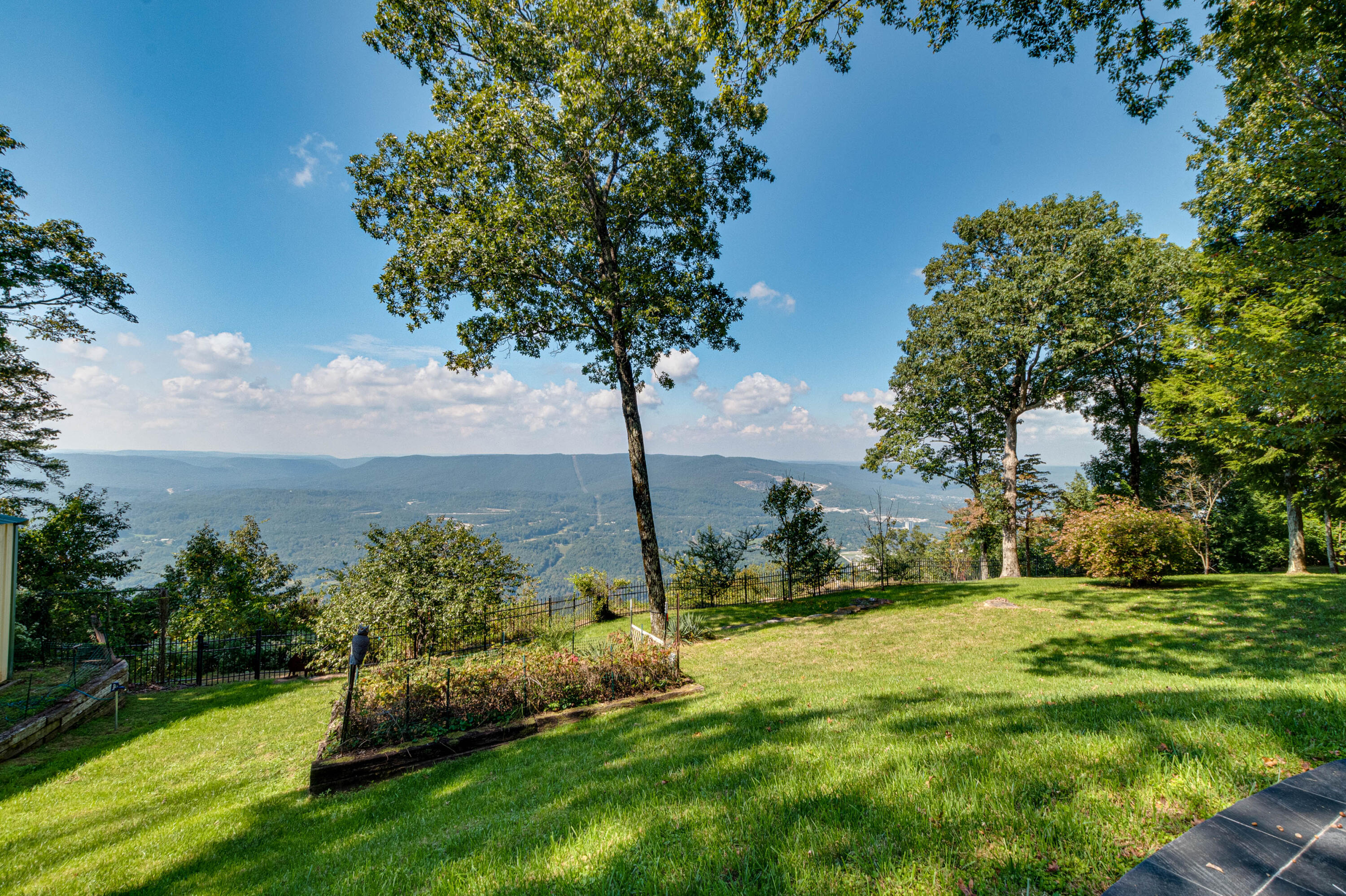 462 Frontier Bluff Road Lookout Mountain, GA 30750 - Photo 2 of 59 462 Frontier Bluff Rd-12