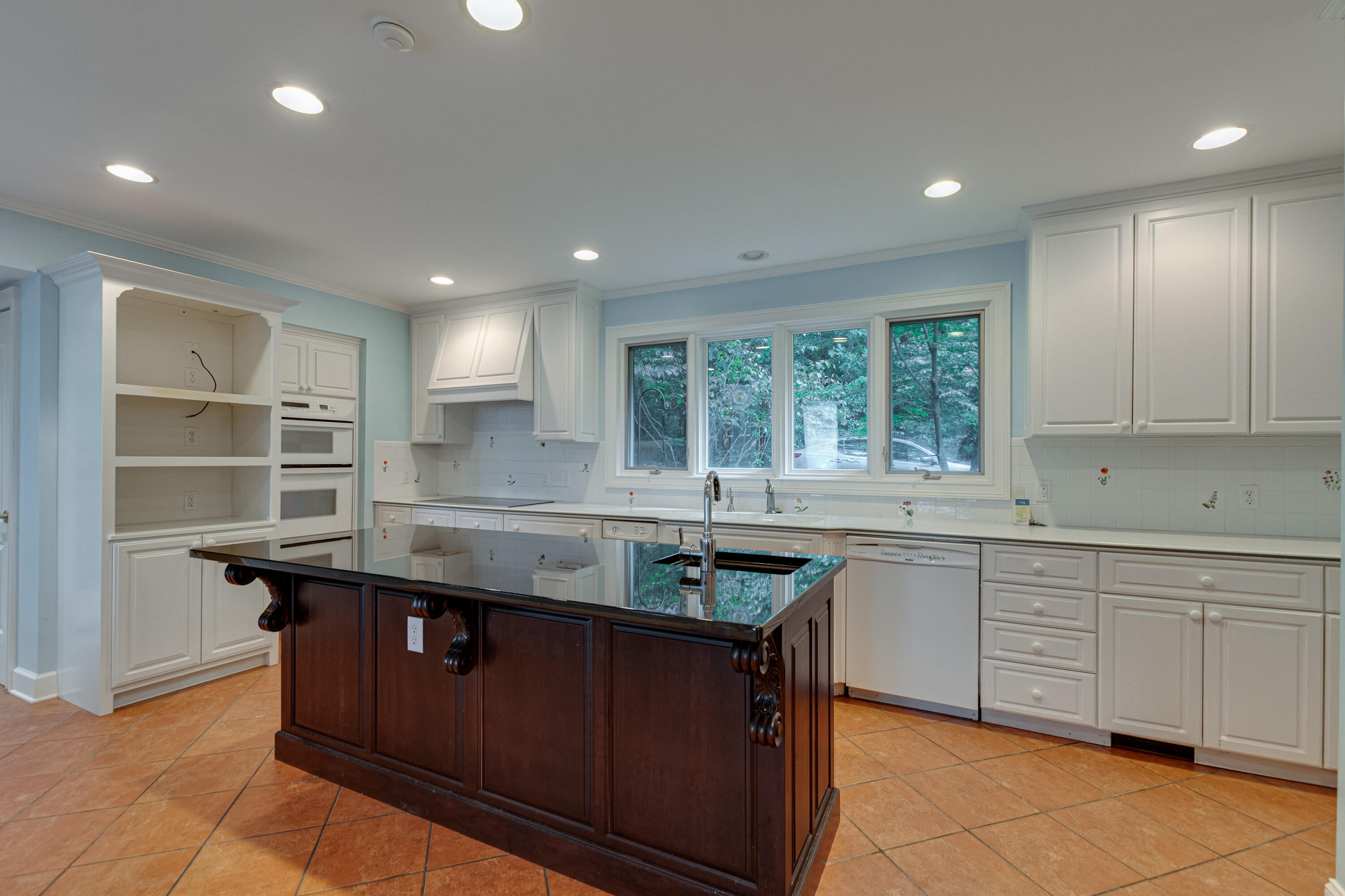 462 Frontier Bluff Road Lookout Mountain, GA 30750 - Photo 23 of 59 462 Fronteir Bluff Rd interior-19