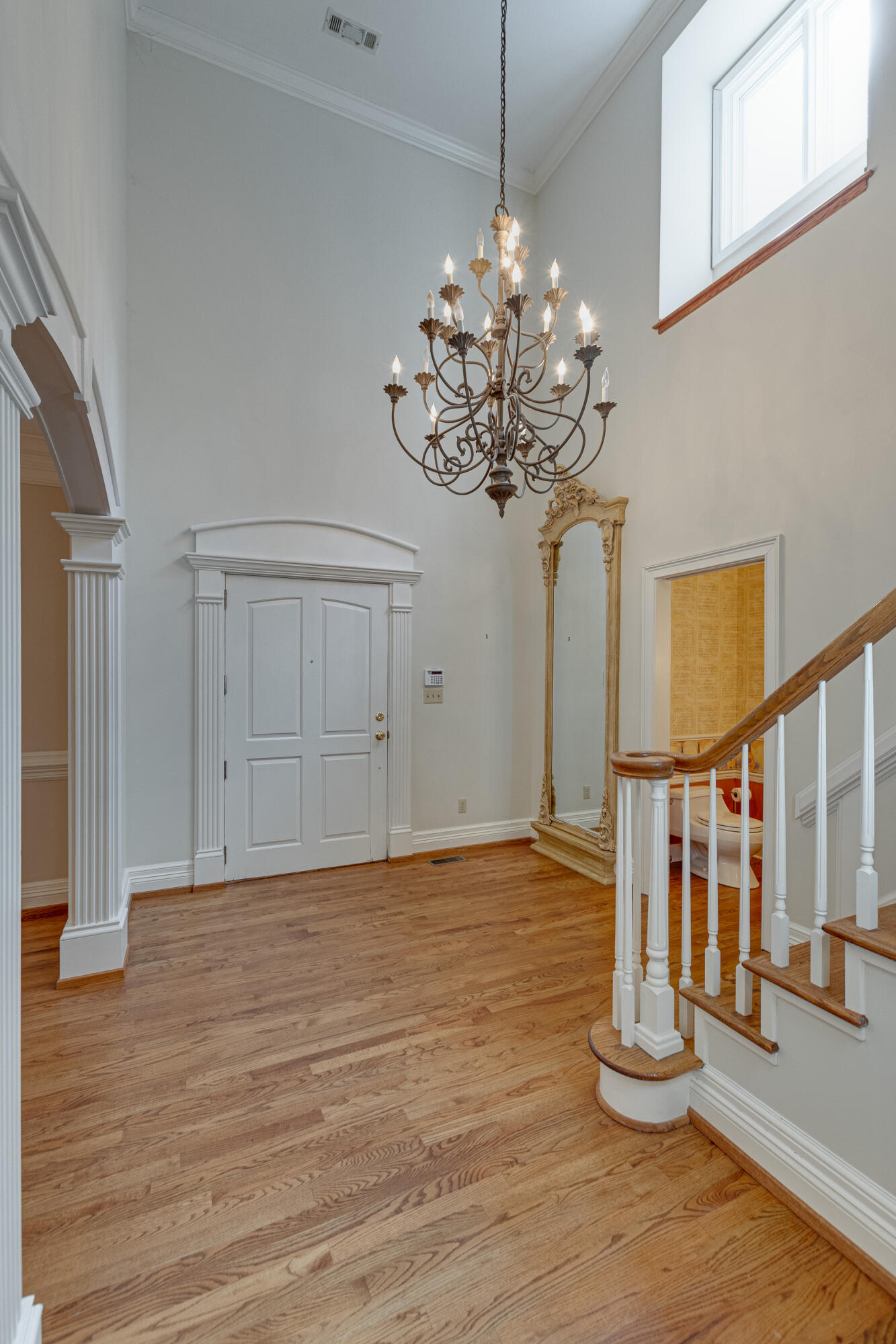 462 Frontier Bluff Road Lookout Mountain, GA 30750 - Photo 5 of 59 462 Fronteir Bluff Rd interior-1