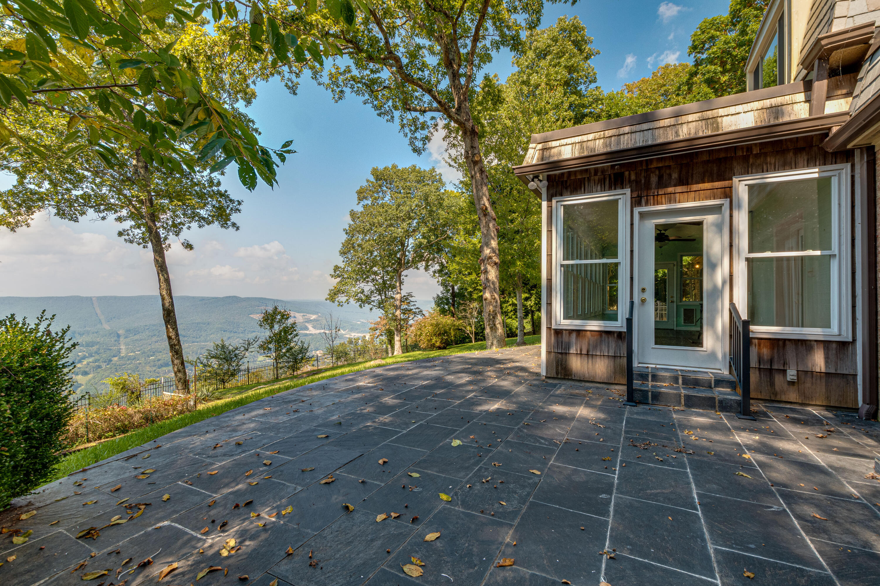 462 Frontier Bluff Road Lookout Mountain, GA 30750 - Photo 49 of 59 462 Frontier Bluff Rd-25