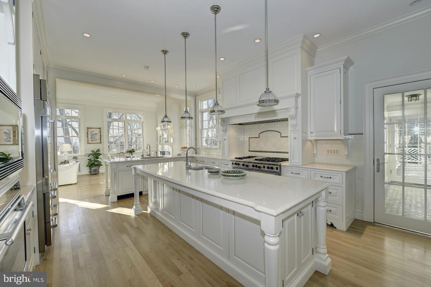 2510 Foxhall Road Northwest Washington, DC 20007 - Photo 11 of 26 Kitchen