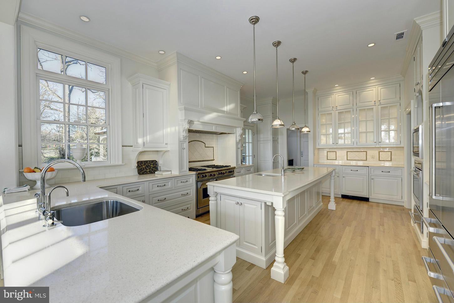 2510 Foxhall Road Northwest Washington, DC 20007 - Photo 12 of 26 Kitchen