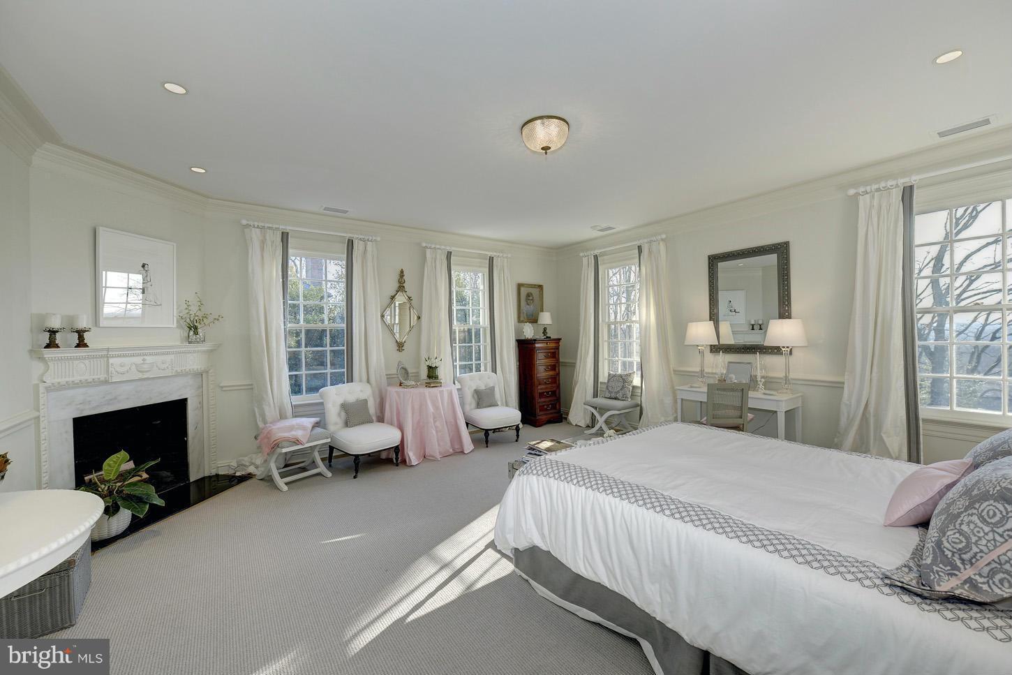 2510 Foxhall Road Northwest Washington, DC 20007 - Photo 16 of 26 Bedroom (Master)