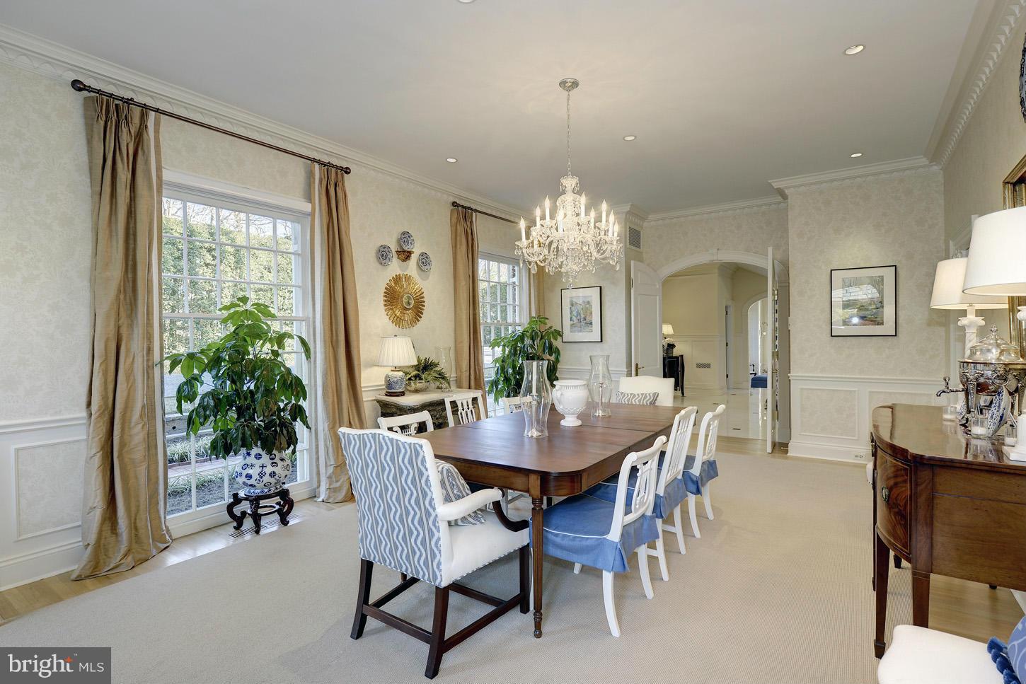 2510 Foxhall Road Northwest Washington, DC 20007 - Photo 9 of 26 Dining Room
