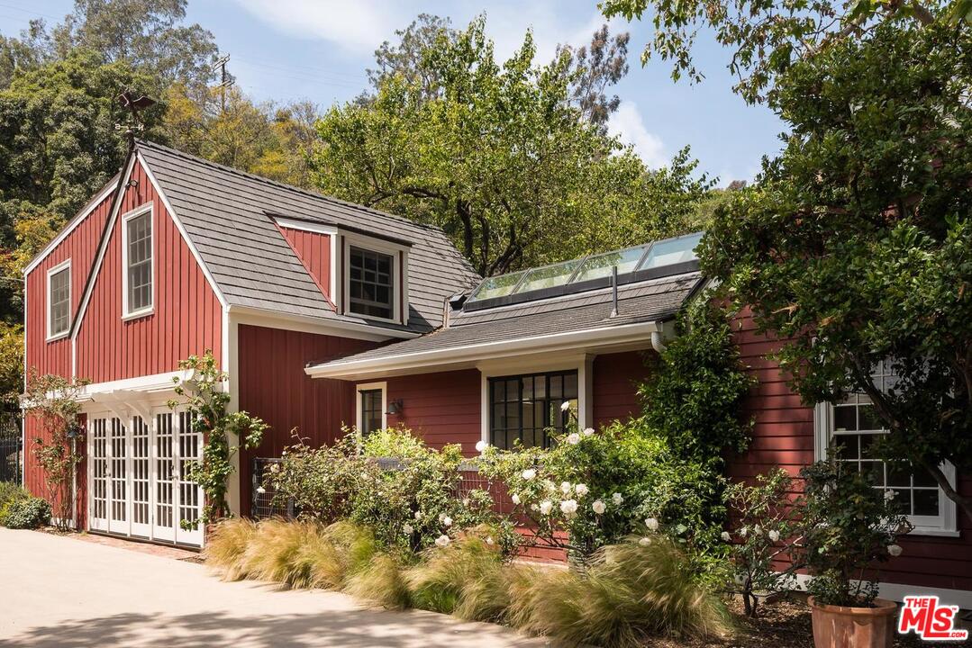 919 Rivas Canyon Road Pacific Palisades, CA 90272 - Photo 32 of 45