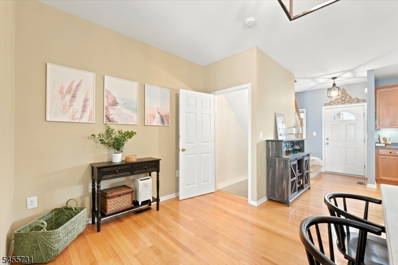 29 Riga Court Scotch Plains, NJ 07076 - Photo 29 of 36 Gallery Image 29