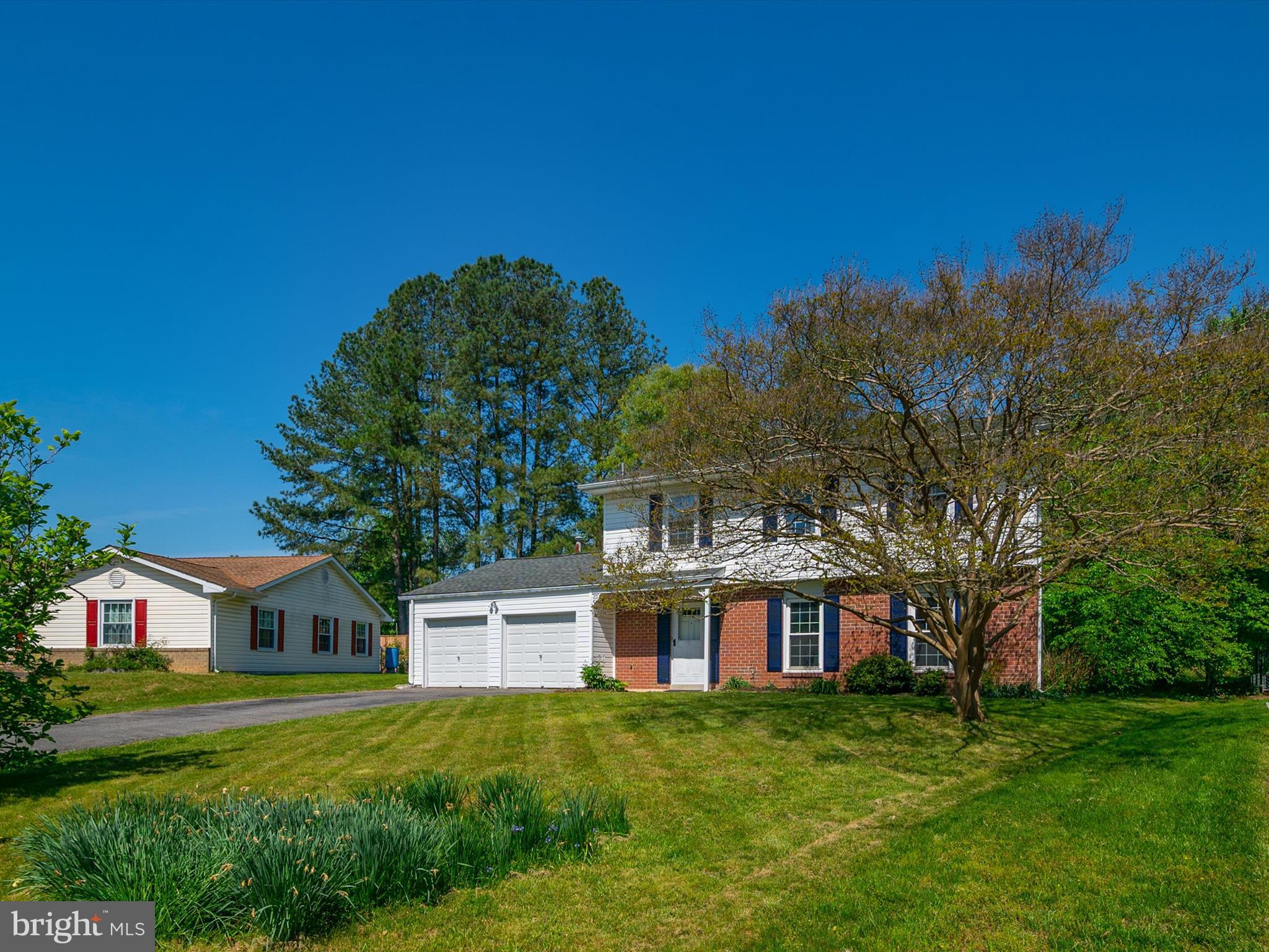 7912 Tower Court Road Severn, MD 21144 - Photo 3 of 34 Beautiful front yard!