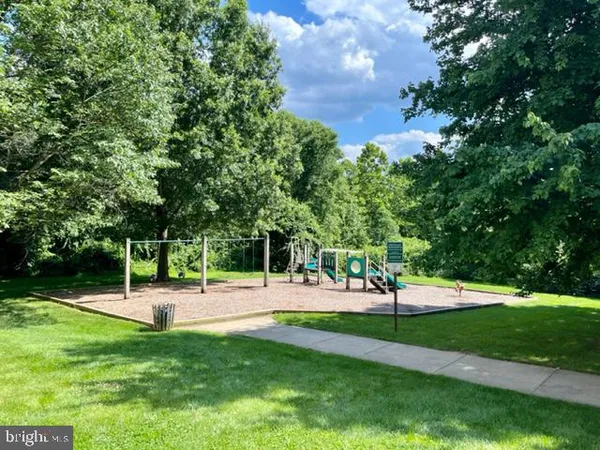 $294,000 | 11820 Eton Manor Drive, Unit T2, Germantown, MD 20876