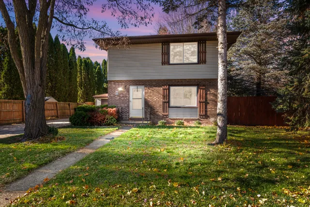 $409,000 | 133 South Judge Drive, Unit 137, Saukville, WI 53080