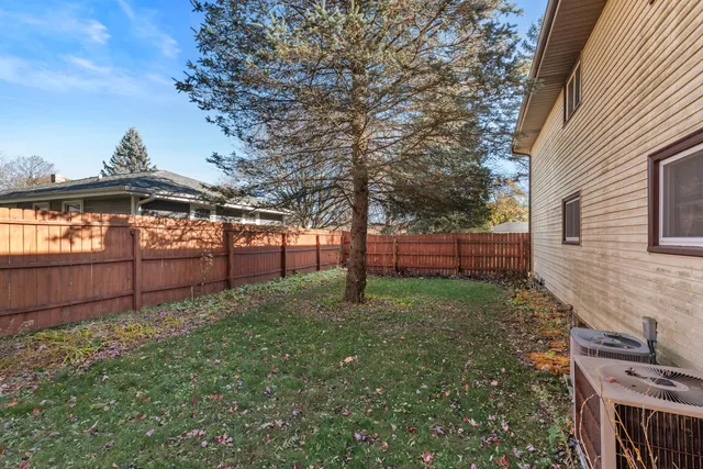 $409,000 | 133 South Judge Drive, Unit 137, Saukville, WI 53080