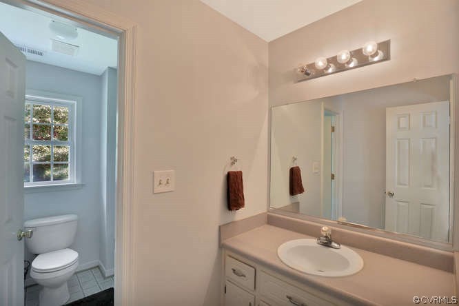 1554 Walkers Ridge Road Powhatan, VA 23139 - Photo 16 of 24 2nd floor hall bathroom