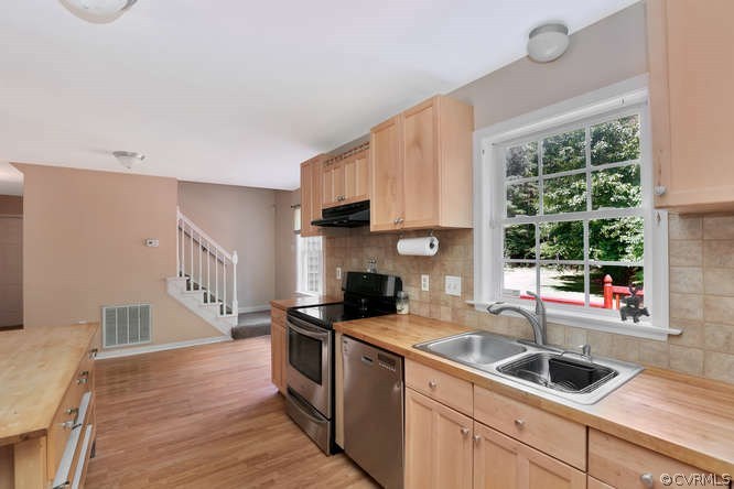 1554 Walkers Ridge Road Powhatan, VA 23139 - Photo 8 of 24 Eat-in kitchen