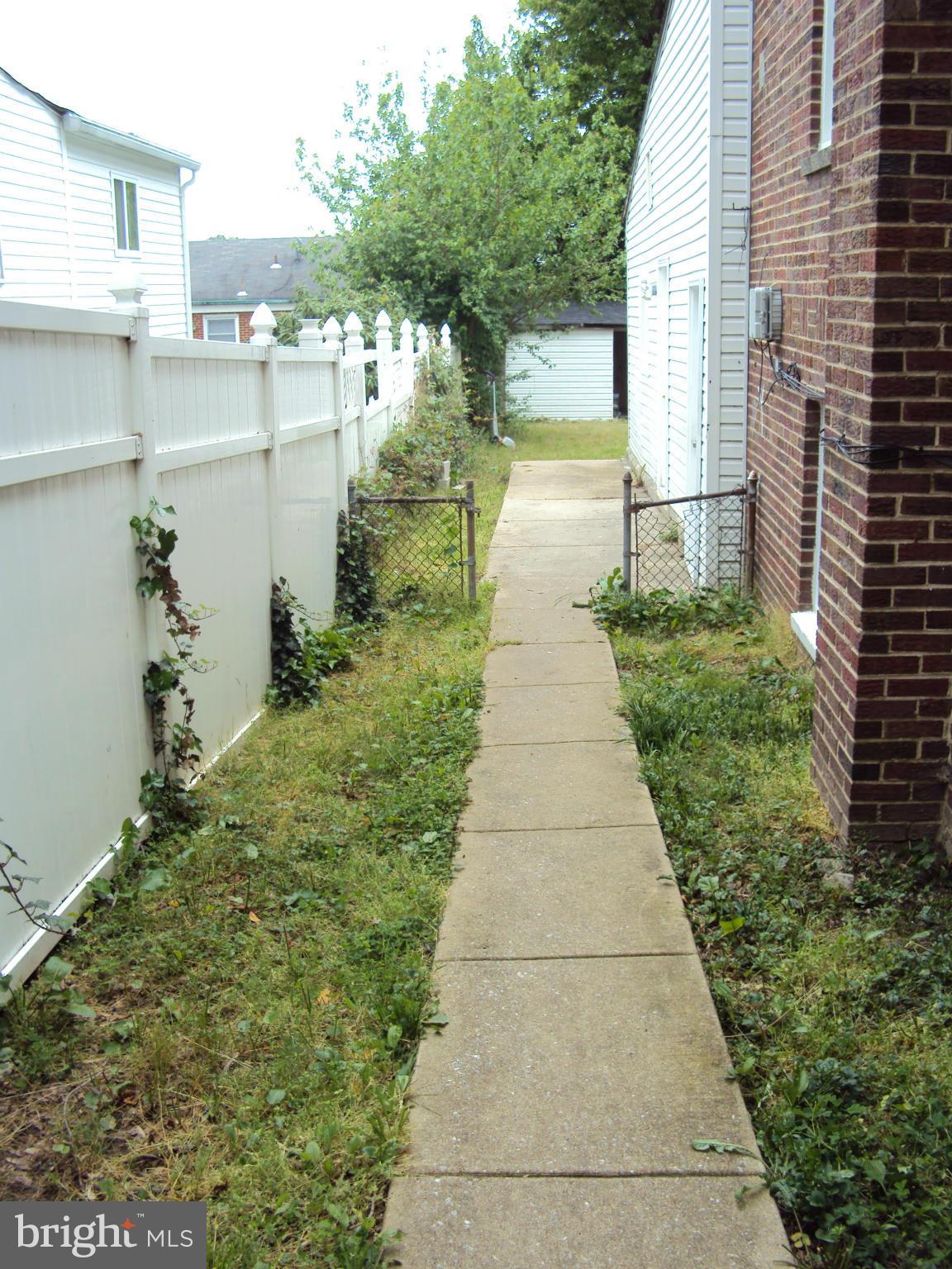 5805 Chillumgate Road Hyattsville, MD 20782 - Photo 21 of 30 Exterior (General)
