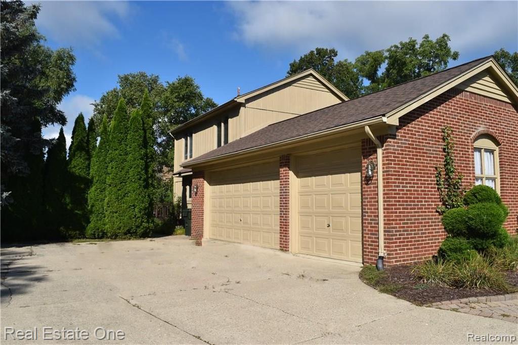 3544 Wedgewood Drive Rochester Hills, MI 48306 - Photo 4 of 26