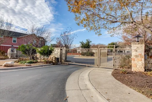 $2,375 | 12212 Tawny Farms Road, Unit 142, Austin, TX 78748