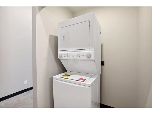 $1,445 | 801 Southeast 9th Street, Unit 219, Minneapolis, MN 55414