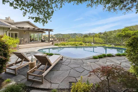 $1,995,000 | 125 Stuyvesant Drive, San Anselmo, CA 94960