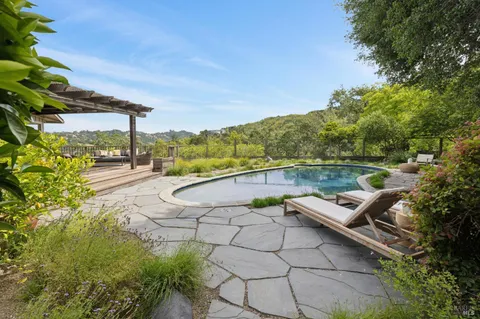 $1,995,000 | 125 Stuyvesant Drive, San Anselmo, CA 94960